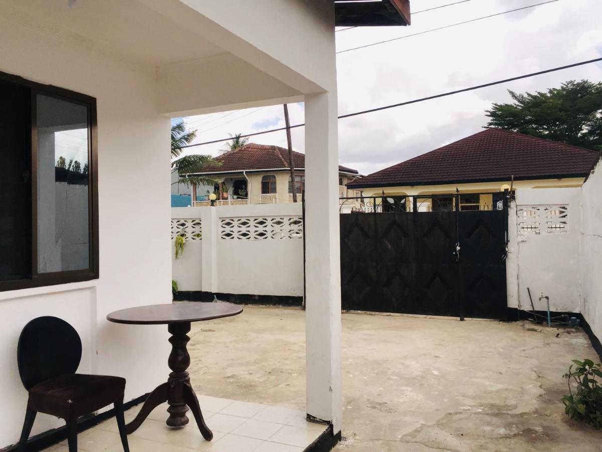 Mikocheni Home stay Dar es Salaam Exteriör bild